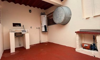 RENTA CASA EN LAS ALAMEDAS