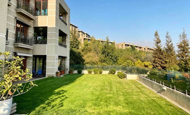 Exclusivo departamento de gran tamaño con 750 m² totales y 407 m² útiles, diseñado para quienes buscan amplitud