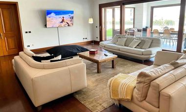 Exclusivo departamento de gran tamaño con 750 m² totales y 407 m² útiles, diseñado para quienes buscan amplitud