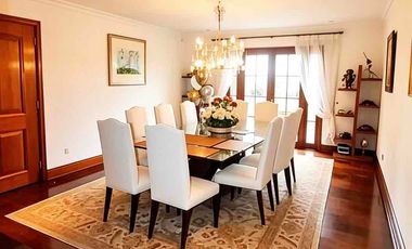 Exclusivo departamento de gran tamaño con 750 m² totales y 407 m² útiles, diseñado para quienes buscan amplitud