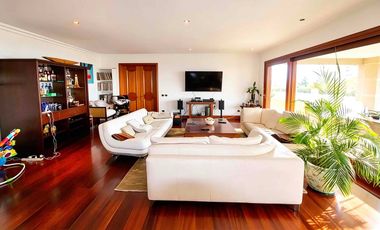 Exclusivo departamento de gran tamaño con 750 m² totales y 407 m² útiles, diseñado para quienes buscan amplitud