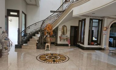 DIJUAL RUMAH KLASIK MEWAH – VILLA GADING INDAH