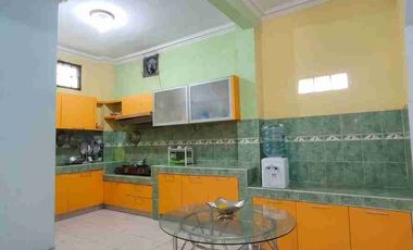 Rumah 2 lantai di Komplek one gate dkt Setra Dago Sweet Antapani Bandung