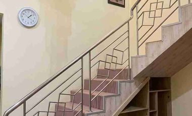 Rumah 2 lantai di Komplek one gate dkt Setra Dago Sweet Antapani Bandung