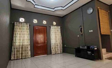 Rumah 2 lantai di Komplek one gate dkt Setra Dago Sweet Antapani Bandung