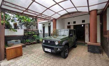 Rumah 2 lantai di Komplek one gate dkt Setra Dago Sweet Antapani Bandung