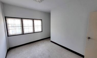Incredible price!! Townhouse for Sale — Sinthawee Villa Village Project 6, behind Bangmod Hospital, near The Bright Rama 2 & Central Rama 2!!
