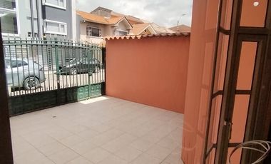 Casa 3 habitaciones con buhardilla y patio