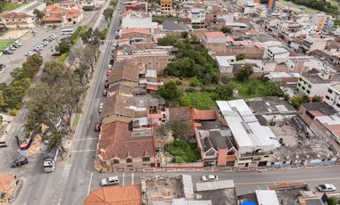 En venta amplio lote plano y central en Loja