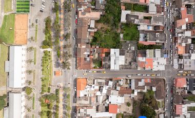 En venta amplio lote plano y central en Loja