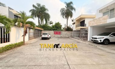 Rento Bonita Casa en esquina de 4 recámaras en Fortín, Lomas de Shangrila