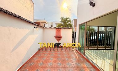 Rento Bonita Casa en esquina de 4 recámaras en Fortín, Lomas de Shangrila
