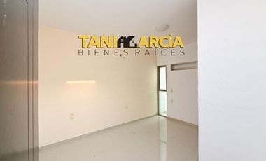 Rento Bonita Casa en esquina de 4 recámaras en Fortín, Lomas de Shangrila