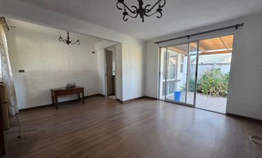 Se vende casa de un piso - pasaje cerrado - puertas del sol curauma