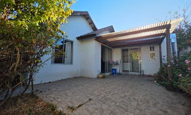 Se vende casa de un piso - pasaje cerrado - puertas del sol curauma