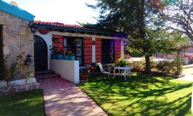 VENDO BONITA FINCA CON 2 CASAS EN TEQUISQUIAPAN