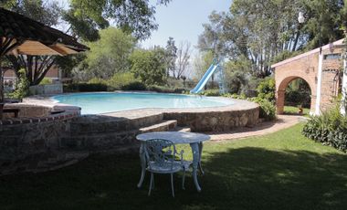 VENDO BONITA FINCA CON 2 CASAS EN TEQUISQUIAPAN