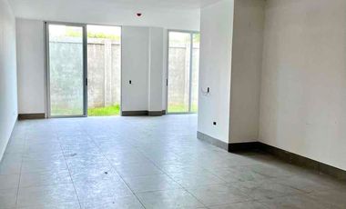 Alquilo hermoso departamento de estreno,  planta baja, disponible en Agosto