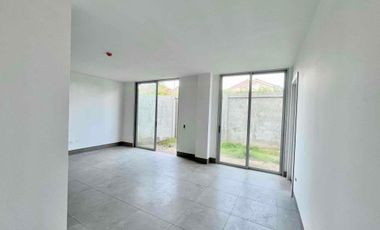 Alquilo hermoso departamento de estreno,  planta baja, disponible en Agosto