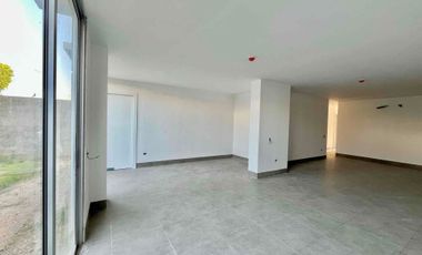 Alquilo hermoso departamento de estreno,  planta baja, disponible en Agosto