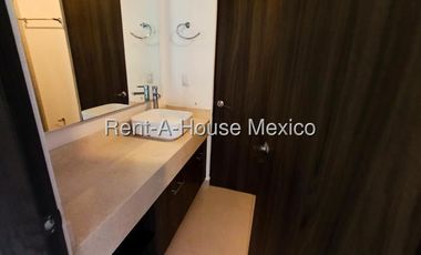 Casa en Renta, Zibatá, 149 m2 | 3 sec. 3 baños, Mini Splits, | Alberca, canchas, Jardín infantil | Frente a Parque
