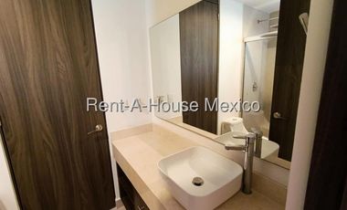 Casa en Renta, Zibatá, 149 m2 | 3 sec. 3 baños, Mini Splits, | Alberca, canchas, Jardín infantil | Frente a Parque
