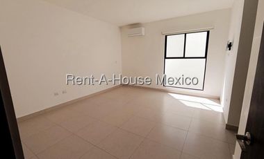 Casa en Renta, Zibatá, 149 m2 | 3 sec. 3 baños, Mini Splits, | Alberca, canchas, Jardín infantil | Frente a Parque