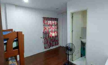 Apartment Bulding (Makati)- LA:200 SQM, FA:800 SQM, 34- income generating units, Fully occupied FOR SALE