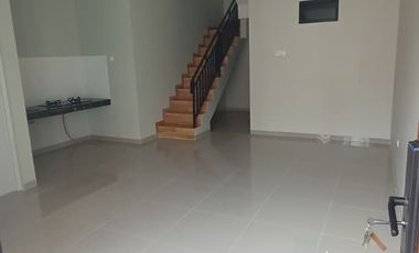 Rumah 2 LANTAI Harga 1 LANTAI hanya 10 Menit ke Alun-alun kota Cimahi Dijual