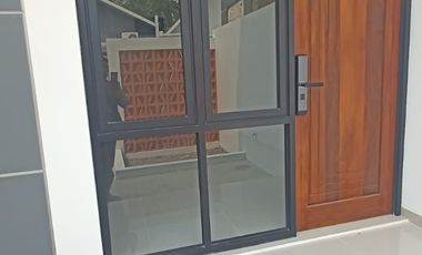 Rumah 2 LANTAI Harga 1 LANTAI hanya 10 Menit ke Alun-alun kota Cimahi Dijual