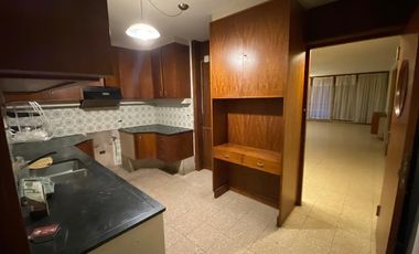 SE VENDE HERMOSA CASA+DPTO+ESTUDIO EN B° P.VELEZ SARSFIELD-