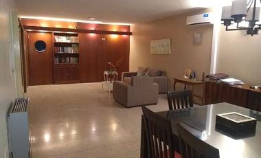 SE VENDE HERMOSA CASA+DPTO+ESTUDIO EN B° P.VELEZ SARSFIELD-