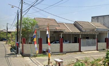 jual rugi rumah luas di perumahan Griya Taman Asri, Taman, Sidoarjo