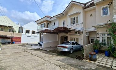 DIJUAL RUMAH KOMPLEK VILLA LAGUNA SEKIP JALAN MAYOR SALIM BATUBARA PALEMBANG