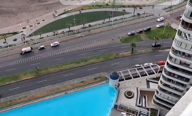 Exclusividad y Espacio frente al Mar: Dpto. en Mar Egeo con Terraza