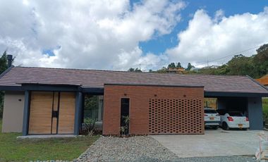 VENTA CASA CAMPESTRE SANTA ELENA - BARRO BLANCO