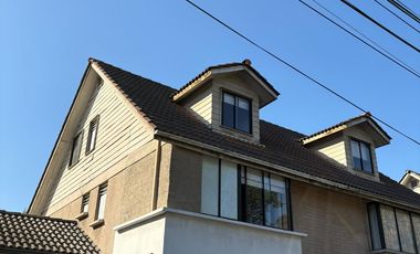 Amplia Casa en Condominio Cerrado Doña Inés Maipú  4d4b Terraza y Piscina