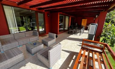 CASA CHILENA IMPECABLE EN SANTA ELENA | CERCA COLEGIO PUMAHUE | 4D + ESCRITORIO + SERVICIOS + PISCINA | UF 13.000