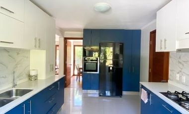 CASA CHILENA IMPECABLE EN SANTA ELENA | CERCA COLEGIO PUMAHUE | 4D + ESCRITORIO + SERVICIOS + PISCINA | UF 13.000