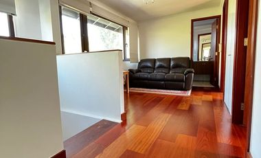 CASA CHILENA IMPECABLE EN SANTA ELENA | CERCA COLEGIO PUMAHUE | 4D + ESCRITORIO + SERVICIOS + PISCINA | UF 13.000