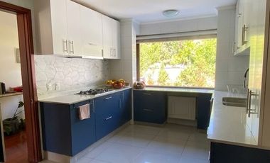 CASA CHILENA IMPECABLE EN SANTA ELENA | CERCA COLEGIO PUMAHUE | 4D + ESCRITORIO + SERVICIOS + PISCINA | UF 13.000