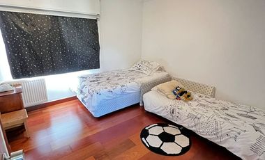 CASA CHILENA IMPECABLE EN SANTA ELENA | CERCA COLEGIO PUMAHUE | 4D + ESCRITORIO + SERVICIOS + PISCINA | UF 13.000
