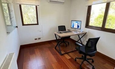 CASA CHILENA IMPECABLE EN SANTA ELENA | CERCA COLEGIO PUMAHUE | 4D + ESCRITORIO + SERVICIOS + PISCINA | UF 13.000