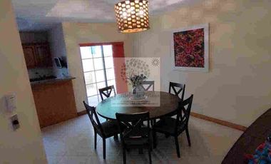 RENTA BELLA CASA AMUEBLADA DE UNA PLANTA FRACC. CERRADA ANDALUZ