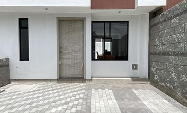 CASA VIS EN VENTA DE 76 M2 EN LA MITAD DEL MUNDO, sector BARRIO STO. DOMINGO BAJO