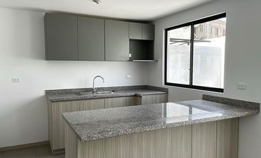 CASA VIS EN VENTA DE 76 M2 EN LA MITAD DEL MUNDO, sector BARRIO STO. DOMINGO BAJO