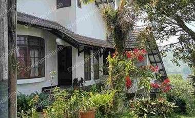 Dijual Rumah Vila Dago Giri Bandung Utara