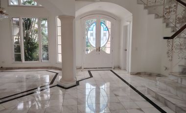 Casa de alquiler en La Puntilla, 4 dormitorios, piscina, Samborondón.