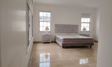 Casa de alquiler en La Puntilla, 4 dormitorios, piscina, Samborondón.