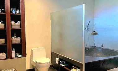Villa Mewah 2 Lantai Puri Gading Jimbaran Gaya Tropis Full Furnish